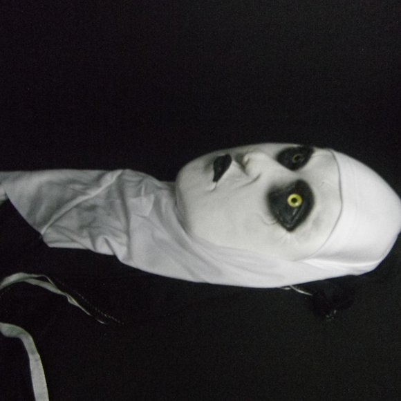 The Nun Latex Mask And Nun Groundbreaker/Hanging Decoration - Picture 9 of 16